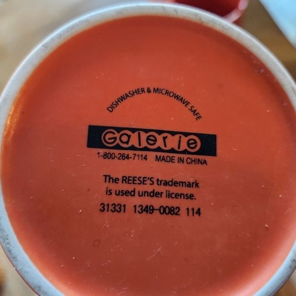 2 Reeses Mugs - Picture 5 of 6